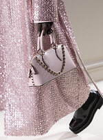 ヴァレンティノ 2023-24年秋冬ズコレクション、“ブラックタイ”を再定義｜写真60