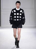 ヴァレンティノ 2023-24年秋冬ズコレクション、“ブラックタイ”を再定義｜写真65