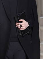 ヴァレンティノ 2023-24年秋冬ズコレクション、“ブラックタイ”を再定義｜写真68