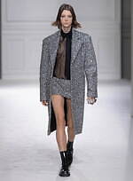 ヴァレンティノ 2023-24年秋冬ズコレクション、“ブラックタイ”を再定義｜写真75