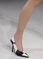 ヴァレンティノ 2023-24年秋冬ズコレクション、“ブラックタイ”を再定義｜写真82