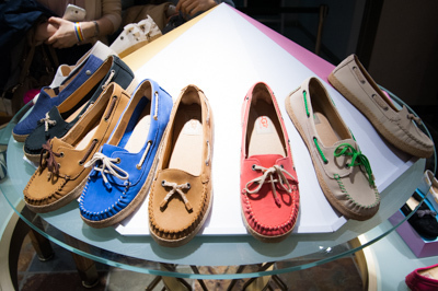 ポップアート｜UGG渋谷で2014年新作シューズお披露目 - 春夏はポップではじけるビビッドカラーがキー