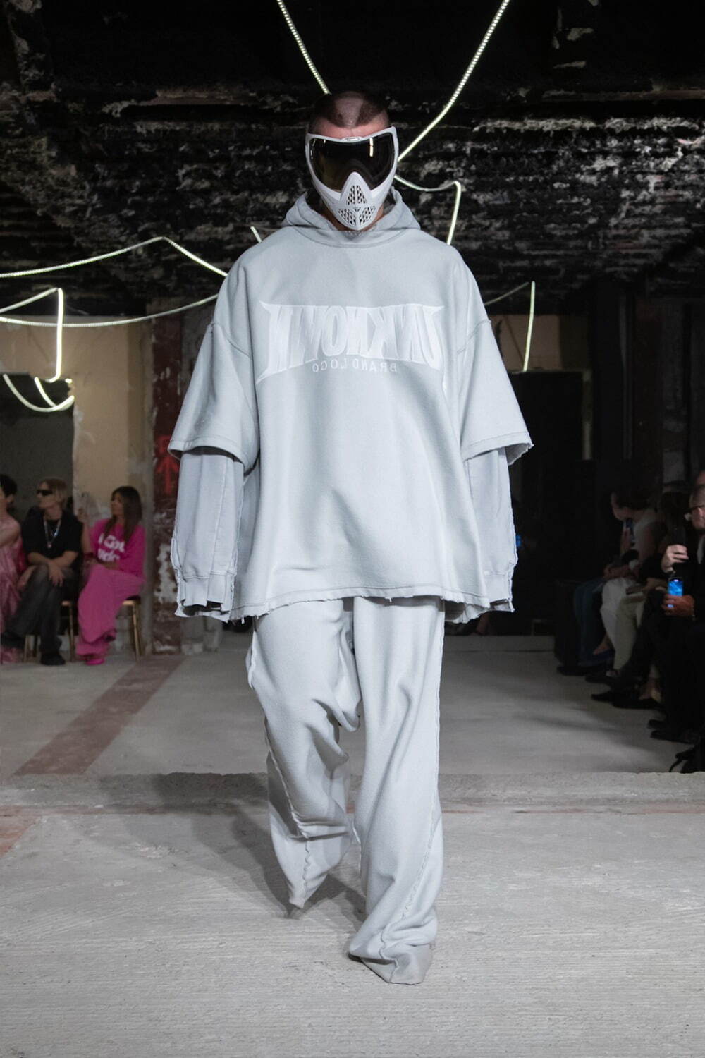 ヴェトモン(VETEMENTS) 2023年春夏ウィメンズ&メンズコレクション  - 写真27