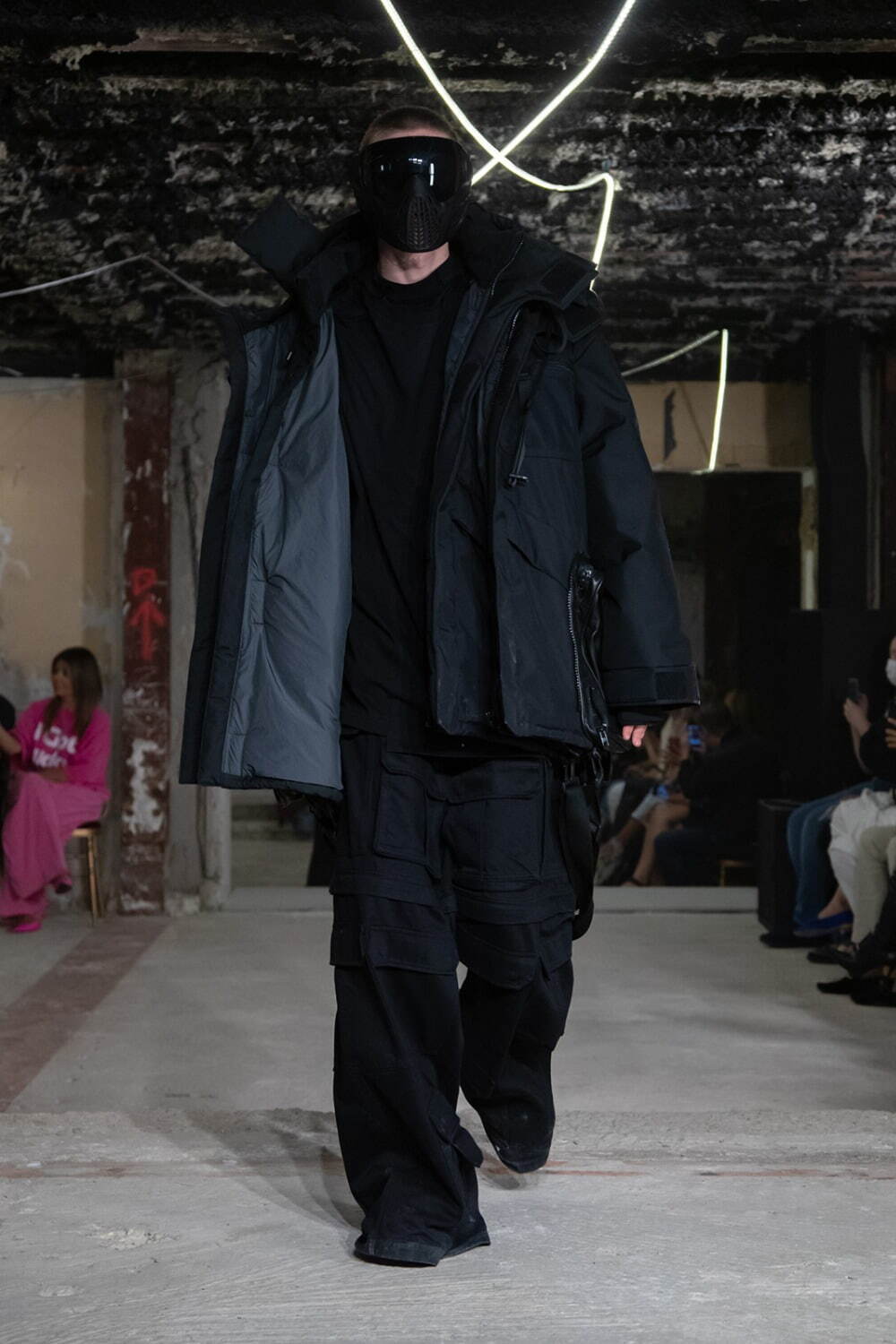 ヴェトモン(VETEMENTS) 2023年春夏ウィメンズ&メンズコレクション  - 写真30