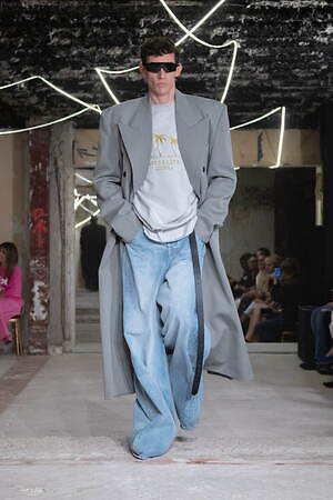 ヴェトモン(VETEMENTS) 2023年春夏ウィメンズ&メンズコレクション  - 写真14