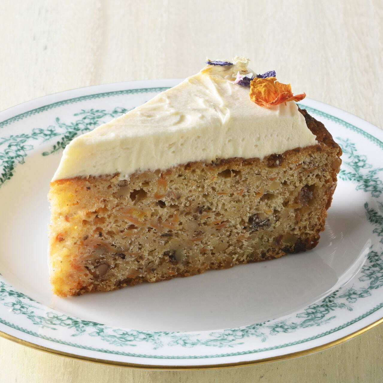 ＜レイジーデイジーベーカリー＞ キャロットケーキ 702円
※各日30点限り