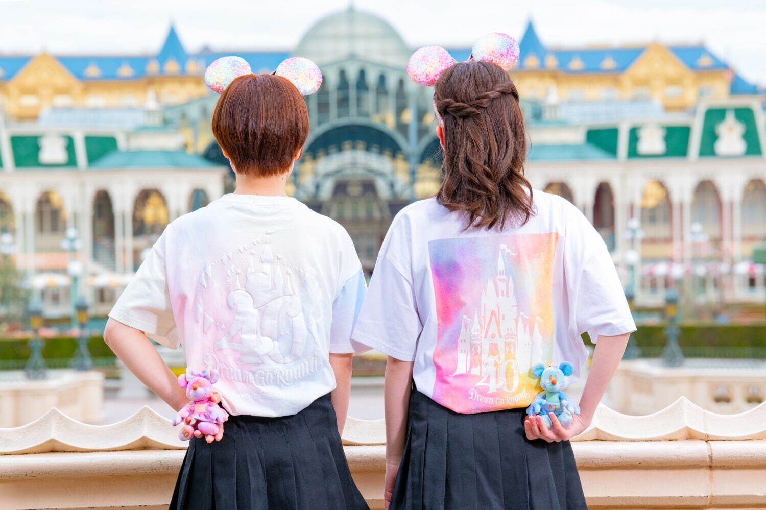 東京ディズニーリゾート40周年グッズ、カラフルなカチューシャ＆ぬいぐるみバッジなど｜写真2