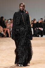 パコ ラバンヌ 2023-24年秋冬コレクション-夢のような白い空間への誘い-｜写真9