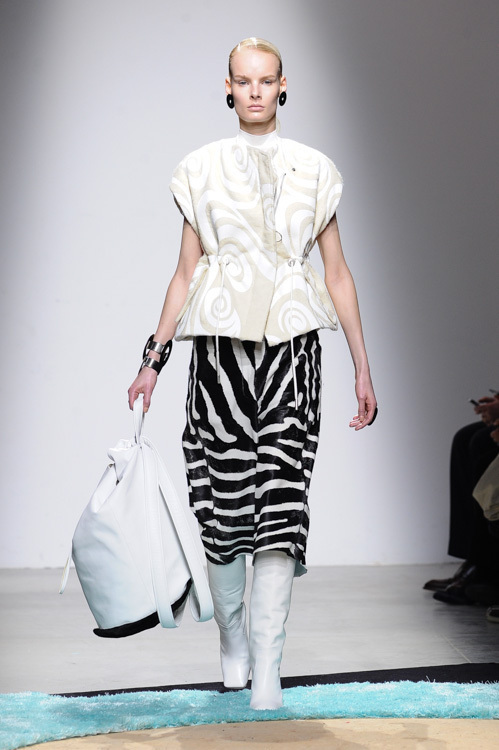 アクネ ストゥディオズ(Acne Studios) 2014-15年秋冬ウィメンズコレクション シルエット - 写真37