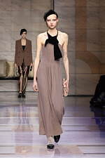 ジョルジオ アルマーニ 2023年秋冬ウィメンズコレクション - 対立する質感の交響｜写真18