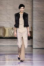 ジョルジオ アルマーニ 2023年秋冬ウィメンズコレクション - 対立する質感の交響｜写真25