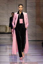 ジョルジオ アルマーニ 2023年秋冬ウィメンズコレクション - 対立する質感の交響｜写真29