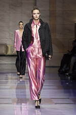 ジョルジオ アルマーニ 2023年秋冬ウィメンズコレクション - 対立する質感の交響｜写真33