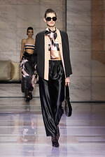 ジョルジオ アルマーニ 2023年秋冬ウィメンズコレクション - 対立する質感の交響｜写真43