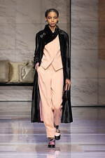 ジョルジオ アルマーニ 2023年秋冬ウィメンズコレクション - 対立する質感の交響｜写真46