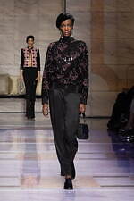 ジョルジオ アルマーニ 2023年秋冬ウィメンズコレクション - 対立する質感の交響｜写真61