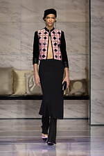 ジョルジオ アルマーニ 2023年秋冬ウィメンズコレクション - 対立する質感の交響｜写真62