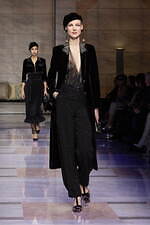 ジョルジオ アルマーニ 2023年秋冬ウィメンズコレクション - 対立する質感の交響｜写真64