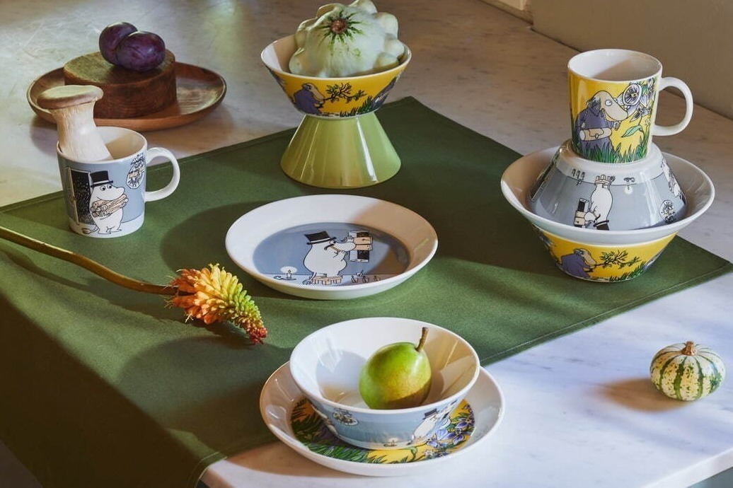 「ムーミン バイ アラビア」ムーミンパパ＆ヘムレンさんの新作マグカップやプレート