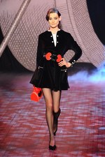 オランピア ル タン 2014-15年秋冬コレクション - セクシーでお茶目なガールズマジシャン｜写真6