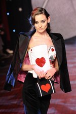 オランピア ル タン 2014-15年秋冬コレクション - セクシーでお茶目なガールズマジシャン｜写真44