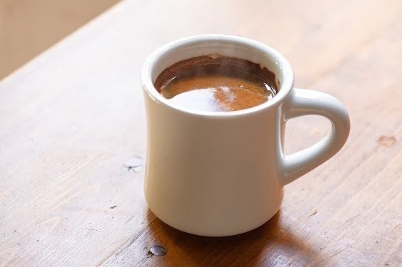 コーヒースタンド「グッドグッドノットバッド」渋谷にオープン、キャメルバック監修のアメリカーノなど