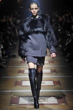 ランバン 2014-15年秋冬コレクション - リュクスな装いにトライバルの要素を織り交ぜて｜写真28