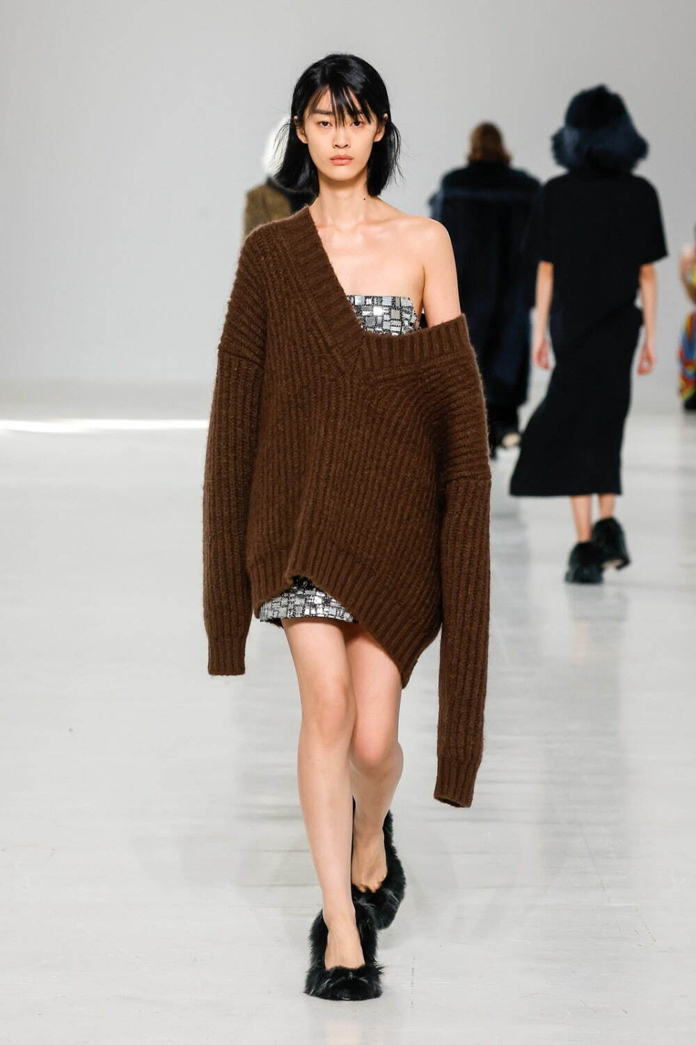 MSGM 2023-24年秋冬ウィメンズコレクション - 移ろう夢に感性をゆだねて｜写真12