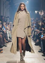 イザベル マラン 2023-24年秋冬コレクション - 柔らかいニットウェアをベースに｜写真1