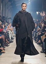 イザベル マラン 2023-24年秋冬コレクション - 柔らかいニットウェアをベースに｜写真21