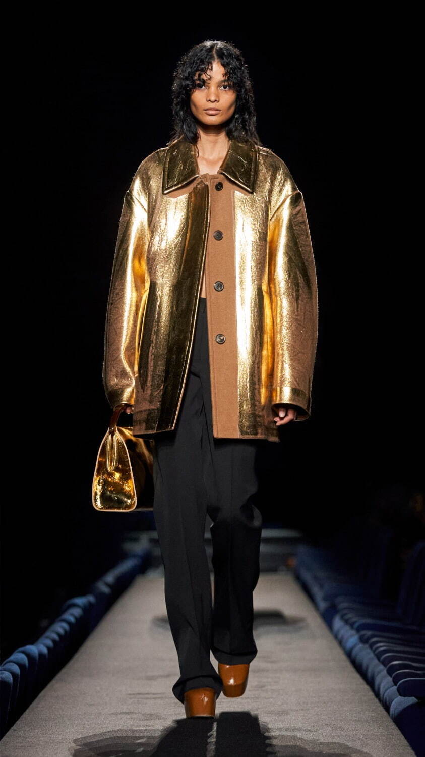 ドリス ヴァン ノッテン 2023-24年秋冬｜female ステンカラーコート