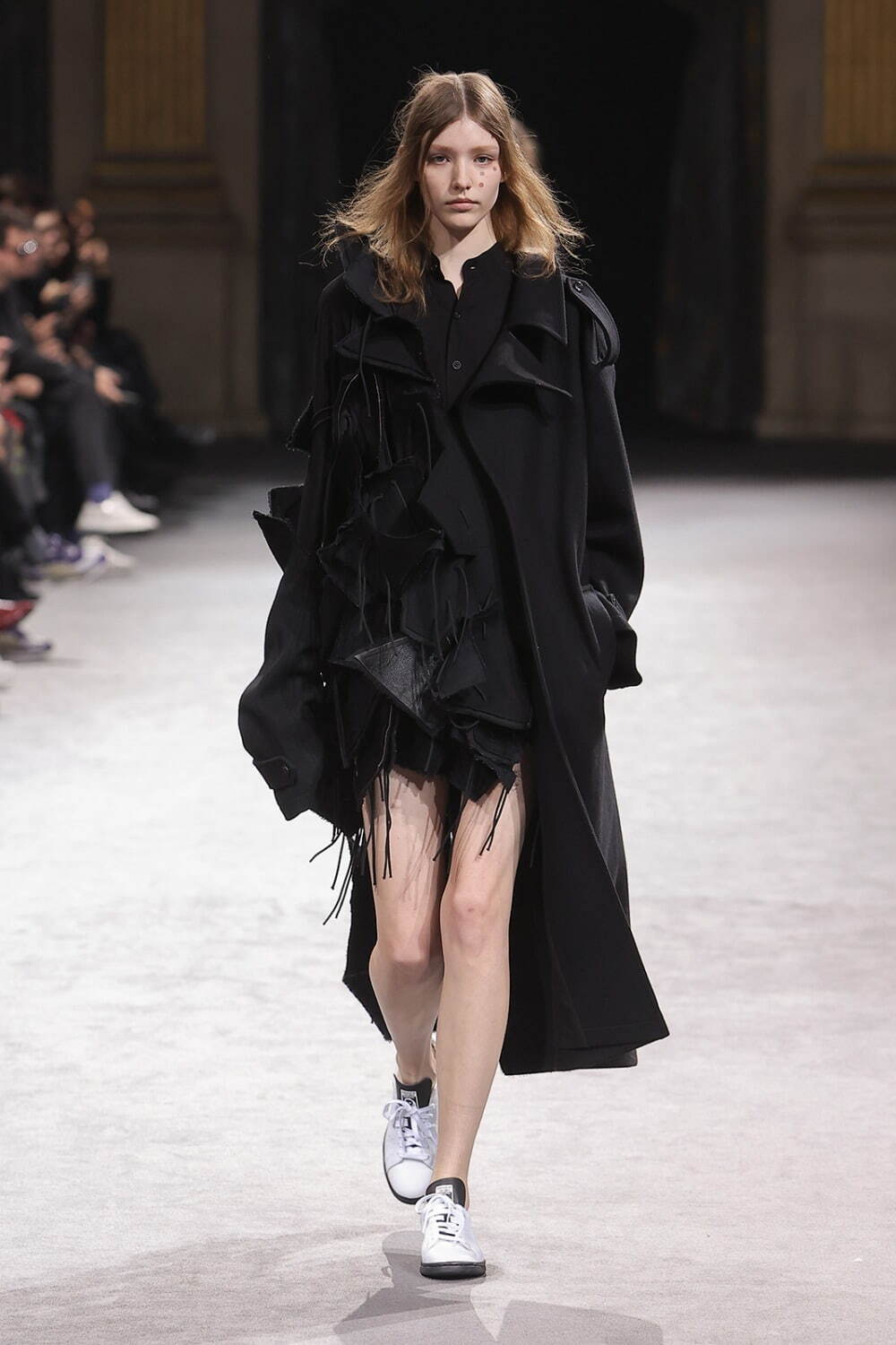 ヨウジヤマモト(Yohji Yamamoto) 2023-24年秋冬ウィメンズコレクション