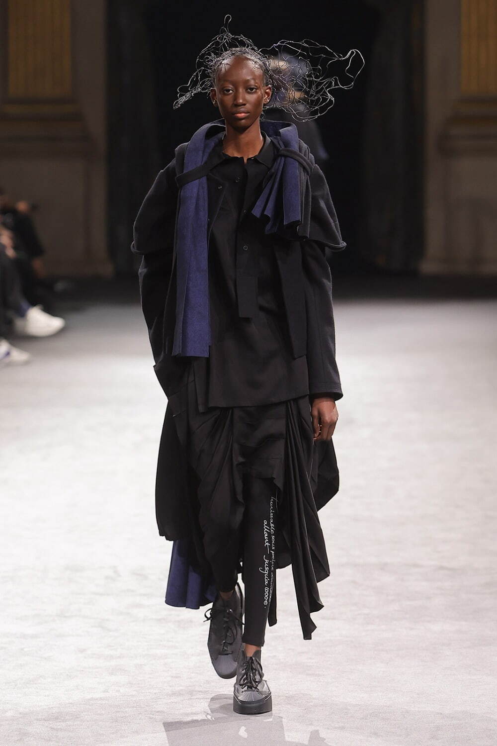 ヨウジヤマモト(Yohji Yamamoto) 2023-24年秋冬ウィメンズコレクション  - 写真10