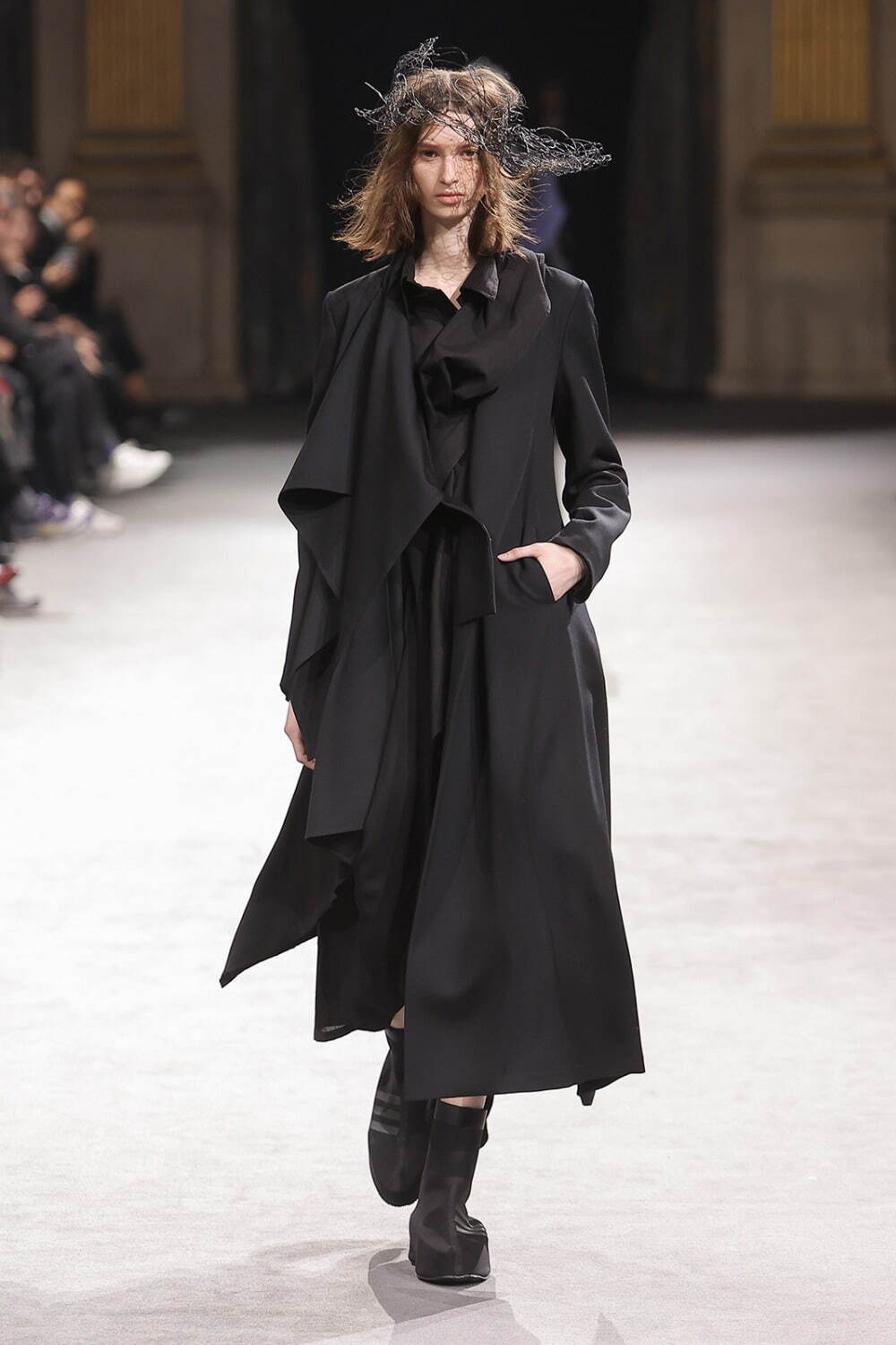 ヨウジヤマモト(Yohji Yamamoto) 2023-24年秋冬ウィメンズコレクション  - 写真12