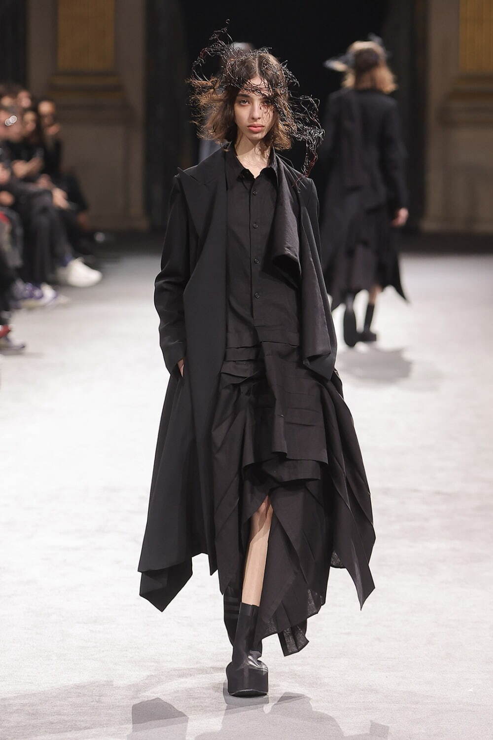 ヨウジヤマモト(Yohji Yamamoto) 2023-24年秋冬ウィメンズコレクション  - 写真13