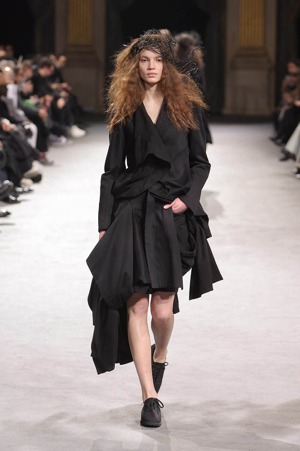 ヨウジヤマモト(Yohji Yamamoto) 2023-24年秋冬ウィメンズコレクション  - 写真19
