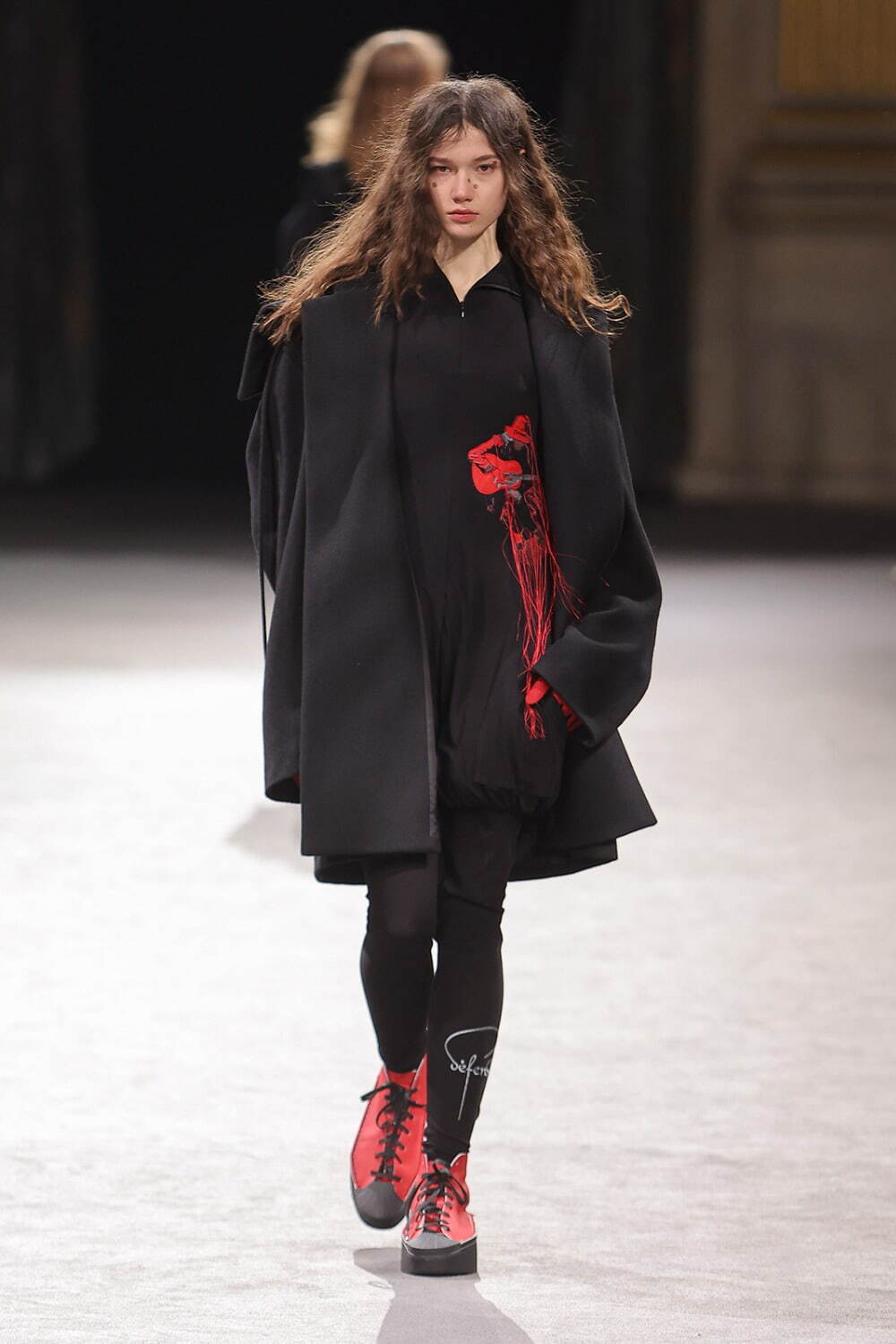 ヨウジヤマモト(Yohji Yamamoto) 2023-24年秋冬ウィメンズコレクション  - 写真29