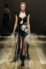 アレキサンダー・マックイーン 2023年秋冬ウィメンズコレクション - 解剖学で覆す衣服の既成概念｜写真51