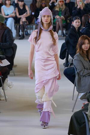 キコ・コスタディノフ(KIKO KOSTADINOV) 2023-24年秋冬ウィメンズコレクション  - 写真1