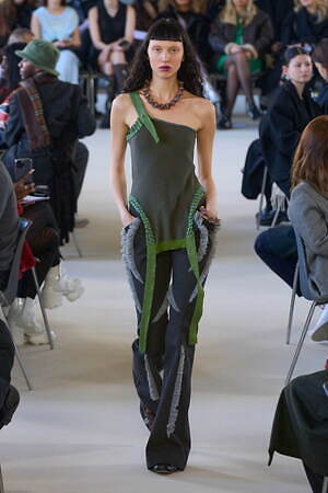 キコ・コスタディノフ(KIKO KOSTADINOV) 2023-24年秋冬ウィメンズコレクション  - 写真11