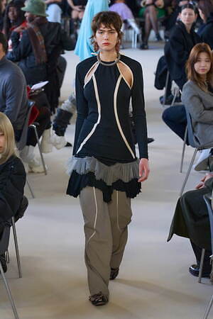 キコ・コスタディノフ(KIKO KOSTADINOV) 2023-24年秋冬ウィメンズコレクション  - 写真14