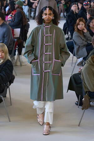 キコ・コスタディノフ(KIKO KOSTADINOV) 2023-24年秋冬ウィメンズコレクション  - 写真32