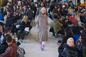 キコ・コスタディノフ(KIKO KOSTADINOV) 2023-24年秋冬ウィメンズコレクション  - 写真35