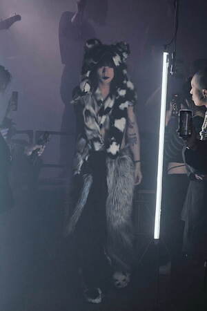 イクミ(IKUMI) 2022-23年秋冬ウィメンズ&メンズコレクション シルエット - 写真3