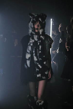 イクミ(IKUMI) 2022-23年秋冬ウィメンズ&メンズコレクション シルエット - 写真8