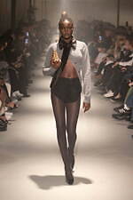 ヌメロ ヴェントゥーノ 2023-24年秋冬コレクション - フェミニティの常套句｜写真5