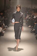 ヌメロ ヴェントゥーノ 2023-24年秋冬コレクション - フェミニティの常套句｜写真11