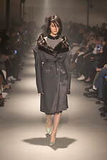 ヌメロ ヴェントゥーノ 2023-24年秋冬コレクション - フェミニティの常套句｜写真12