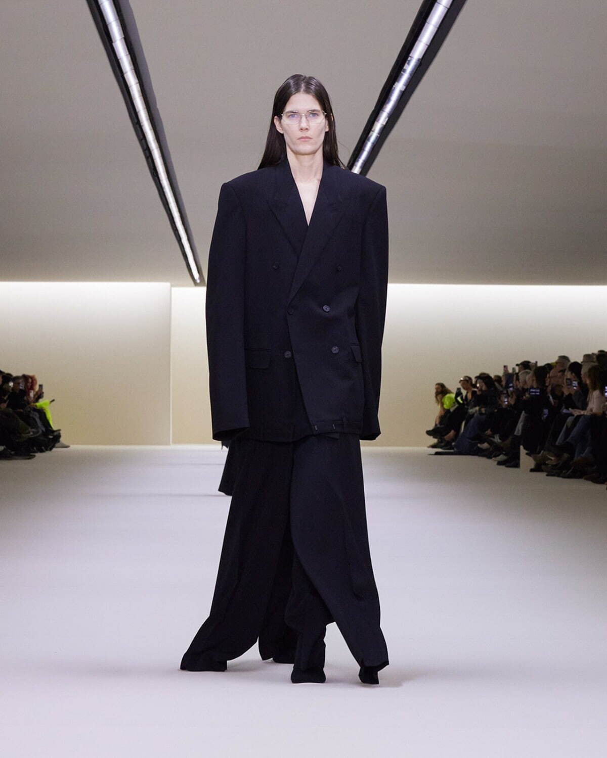 バレンシアガ(BALENCIAGA) 2023年冬ウィメンズ&メンズコレクション