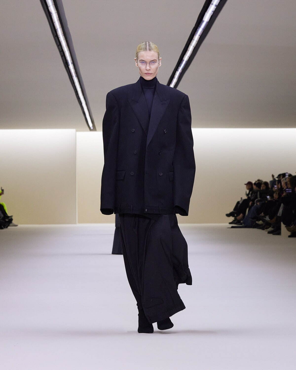 バレンシアガ(BALENCIAGA) 2023年冬ウィメンズ&メンズコレクション  - 写真7